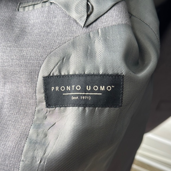 Elegant Charcoal Men's Suit Set - Picture 4 of 8